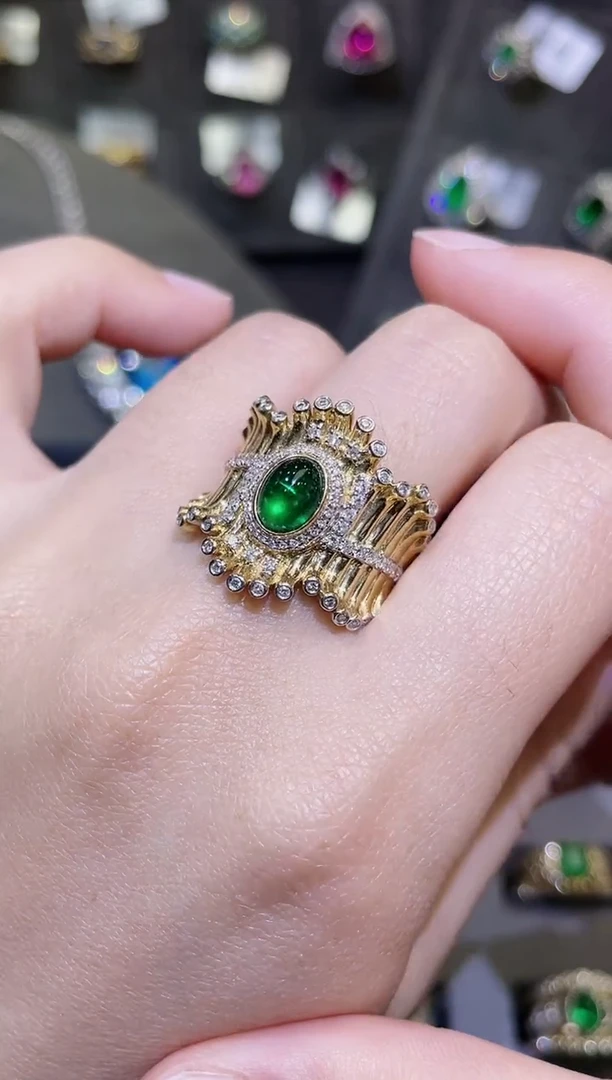 【闪购商品】祖母绿戒指18K金镶嵌0.93ct