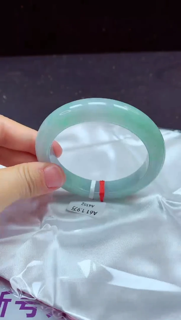 【闪购商品】翡翠手镯未镶嵌镯子61+