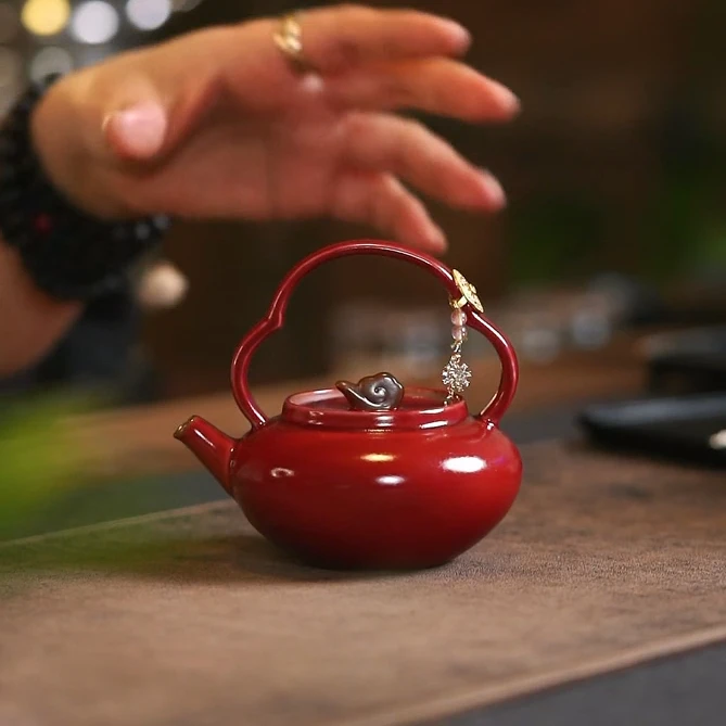 复古红提梁小瓷壶