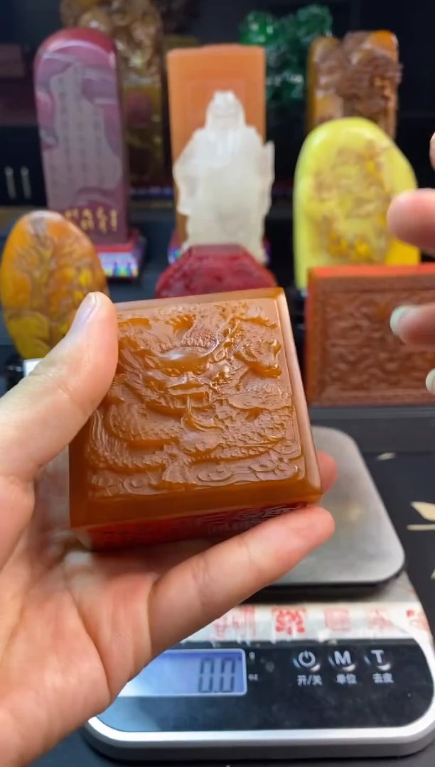 寿山石印石田黄龙扁6*6（读万卷书）