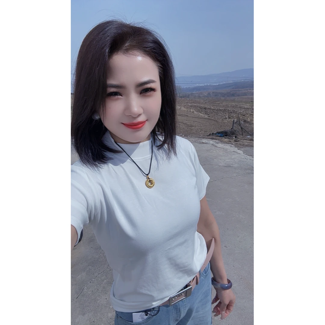 艳艳家 气质显瘦中领纯色百搭T恤