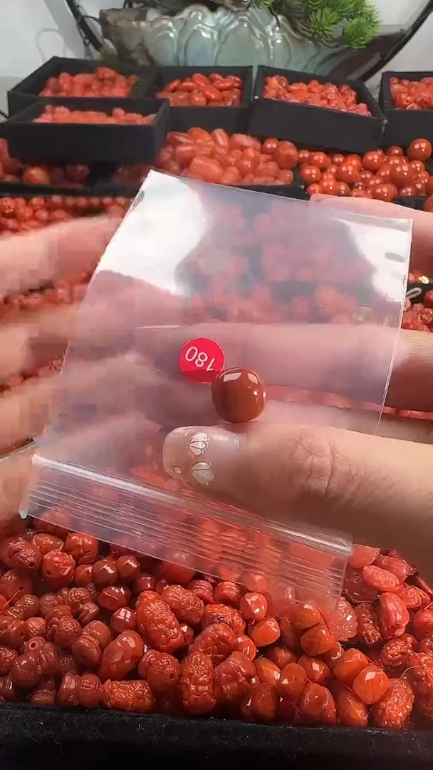 颈饰未镶嵌南红玛瑙1