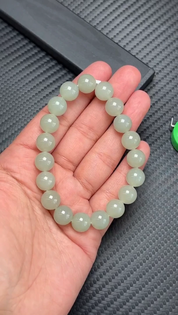 未镶嵌手串和田玉且末近矿微色差卡10Pm