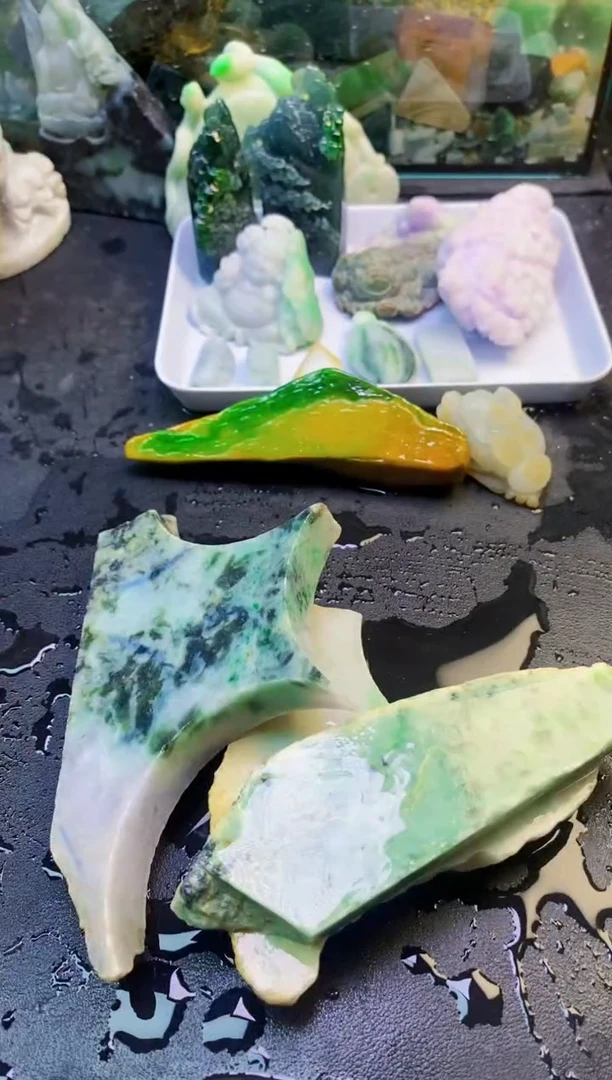 翡翠挂件未镶嵌头***阳121