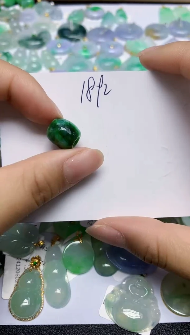翡翠未镶嵌颈饰天然缅甸翡翠A货