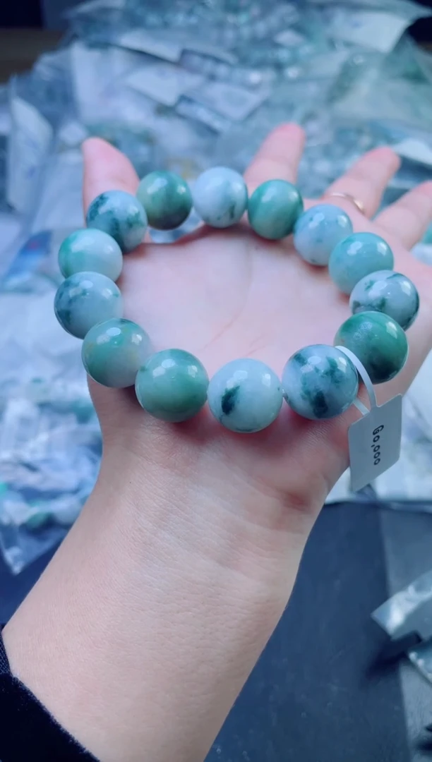 定制翡翠未镶嵌珠串