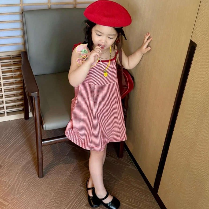 小思家女童2025夏季新款女宝套装韩版休闲无袖红色条纹吊带连衣裙