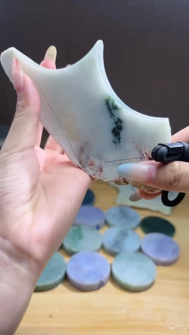 翡翠未镶嵌颈饰翡翠A货 温谭544