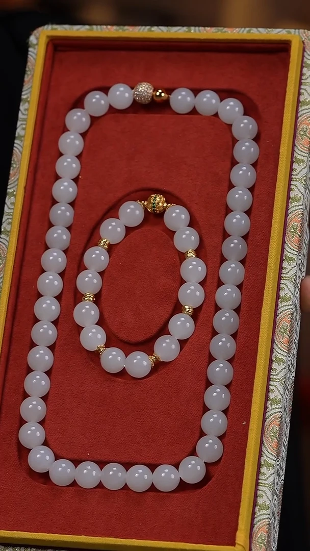 和田玉未镶嵌套链白玉套装