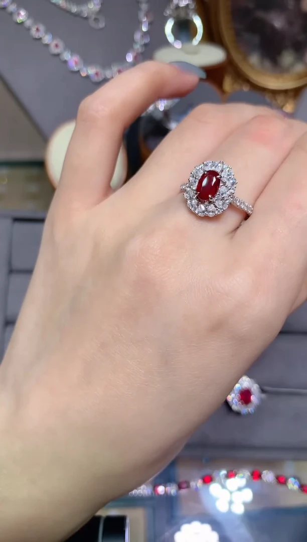 红宝石戒指18K金镶嵌1.07CT