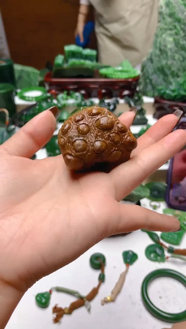 未镶嵌和田玉（碧玉）珠宝半成品1