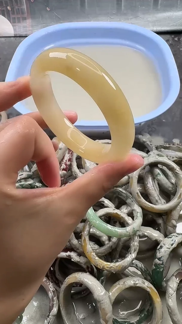 未镶嵌手镯石英质玉20