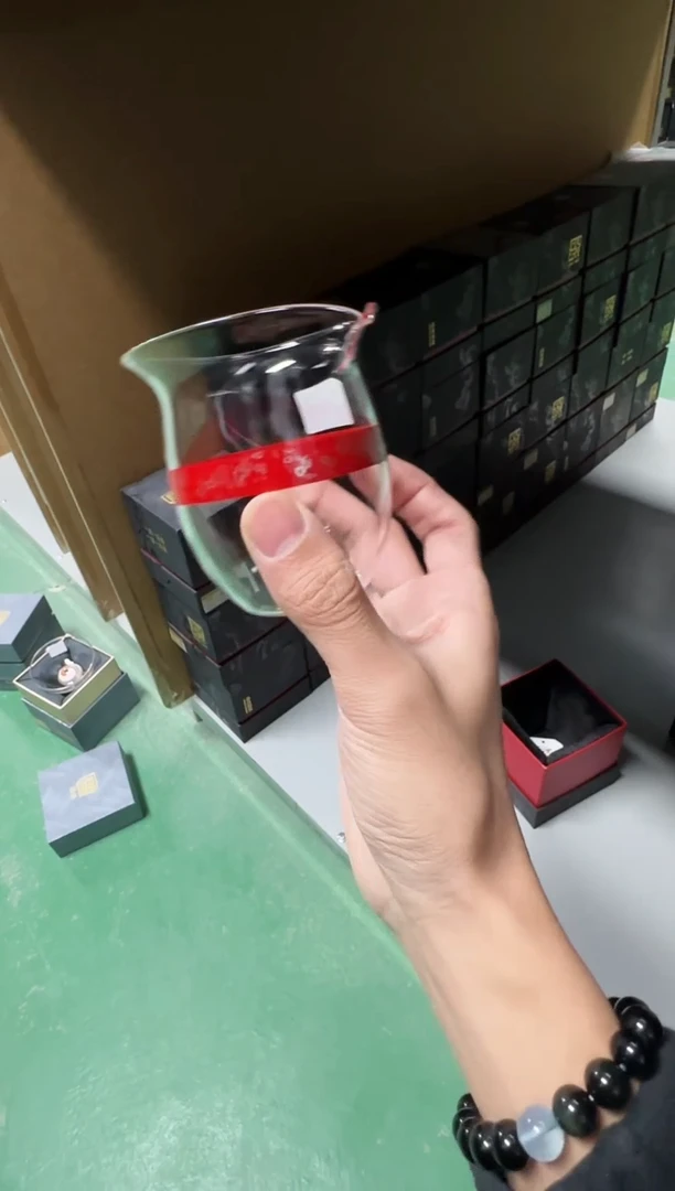 清爽无耳大漆红金公杯  晶焱金标