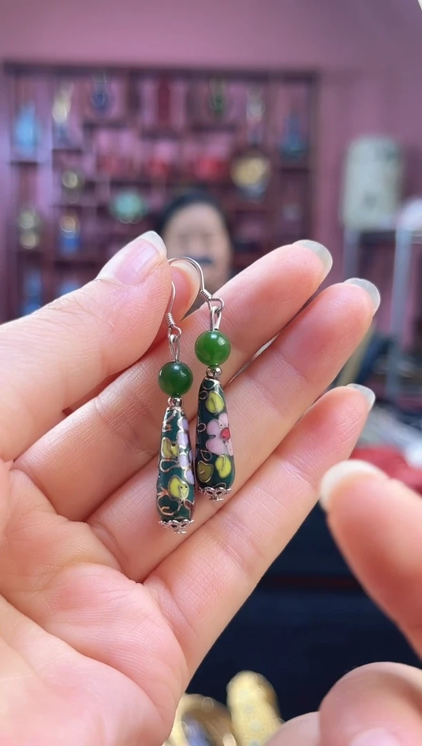 非遗技艺景泰蓝水滴耳坠墨绿色