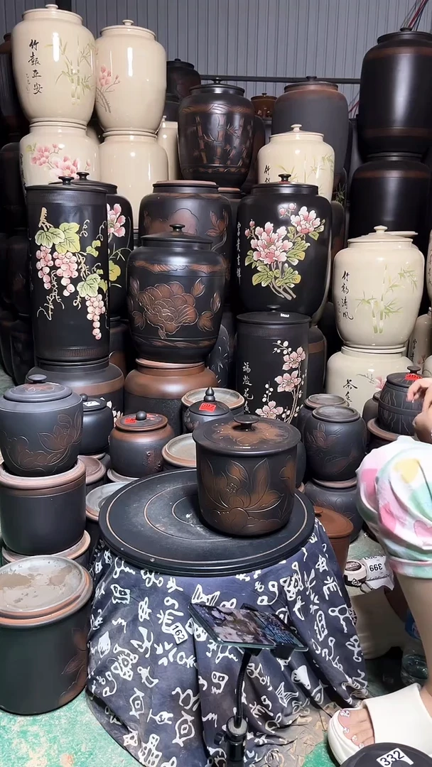 罐瑕疵茶叶罐  335  荷花小五饼