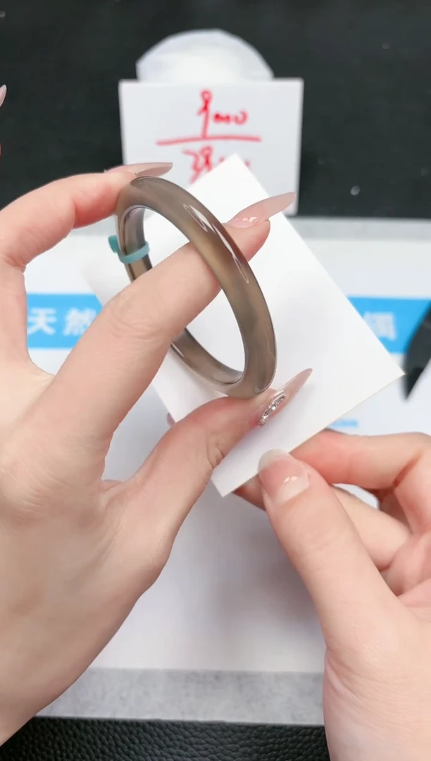 【闪购商品】石英质玉手镯未镶嵌835-52.4