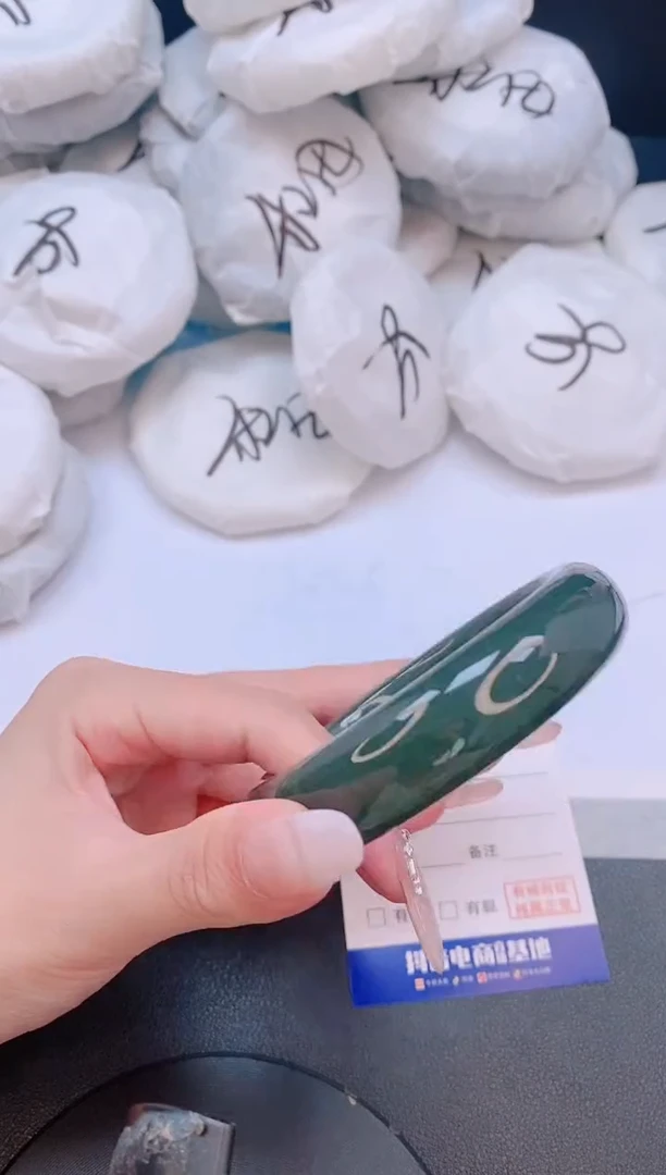 和田玉手镯未镶嵌1L193-62