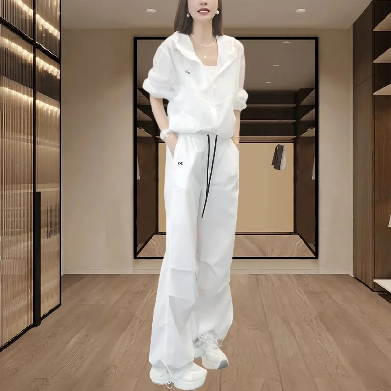 白色休闲运动套装2025夏季简约显瘦连帽冲锋衣抽绳裤穿搭一整套女