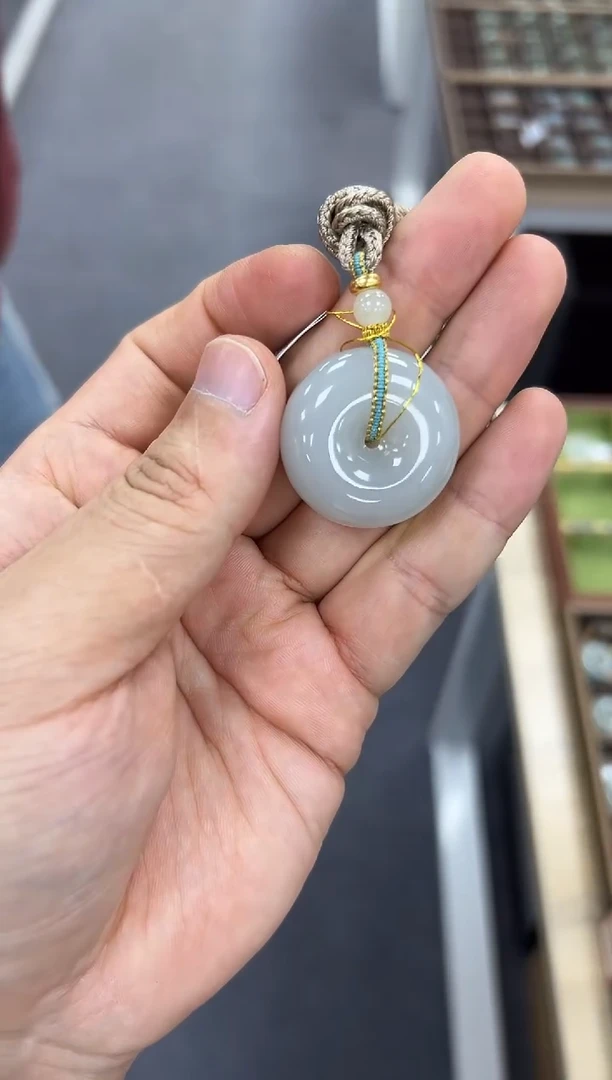 颈饰未镶嵌和田玉野牛沟平安扣