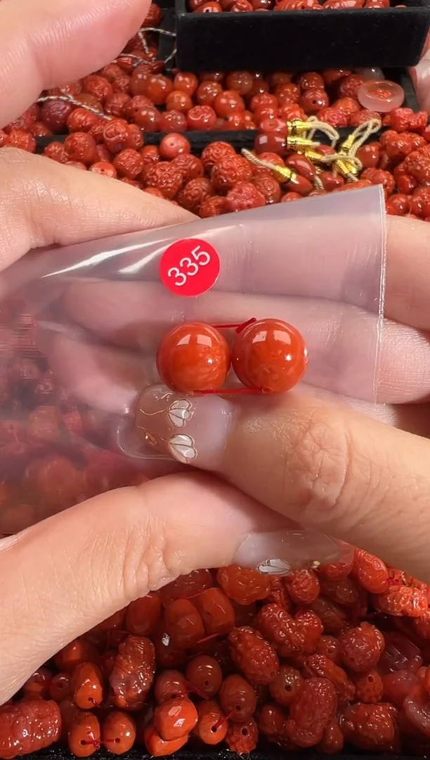 颈饰未镶嵌南红玛瑙1