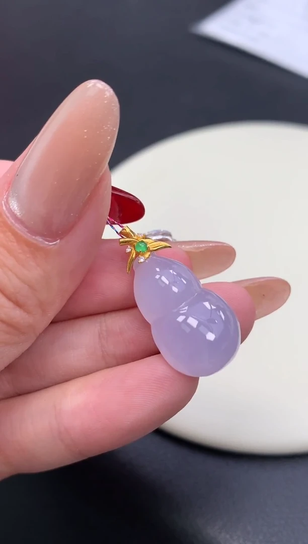 颈饰18K金镶嵌翡翠48小时鉴赏期 退货不扣服务费