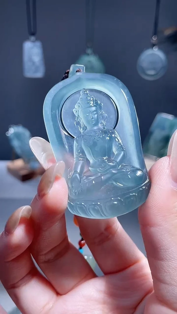 颈饰未镶嵌翡翠度母