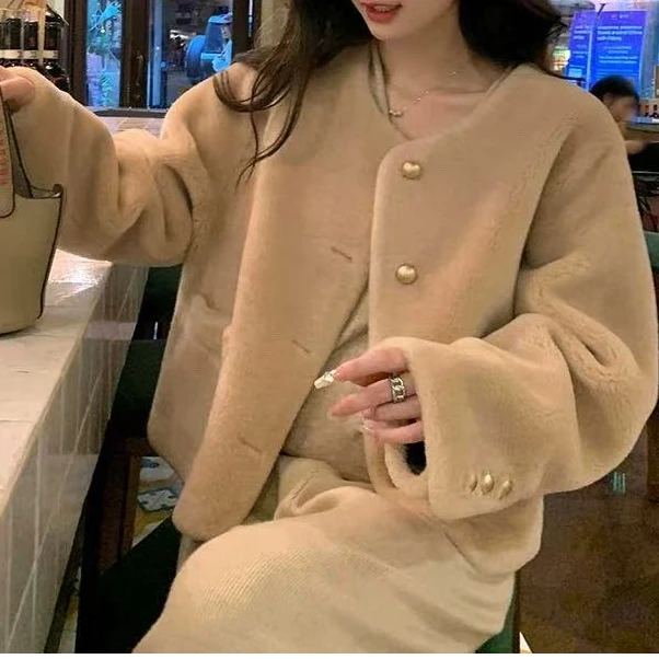 简约小香风羊剪绒小外套