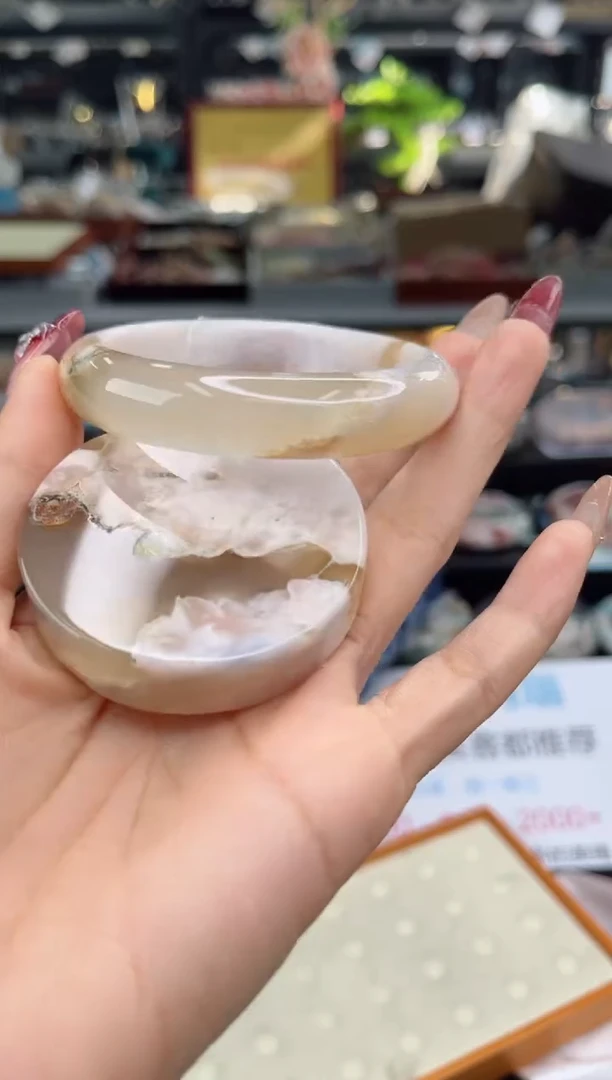 【闪购商品】石英质玉手镯未镶嵌56圈口（赠品镯心）1507030