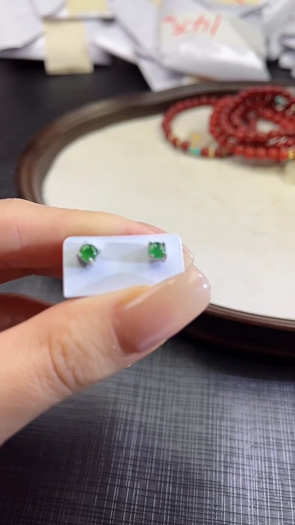 【闪购商品】翡翠耳饰未镶嵌100638503