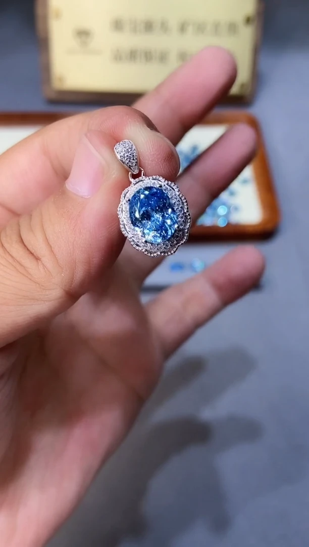 海蓝宝石颈饰银S925镶嵌.....