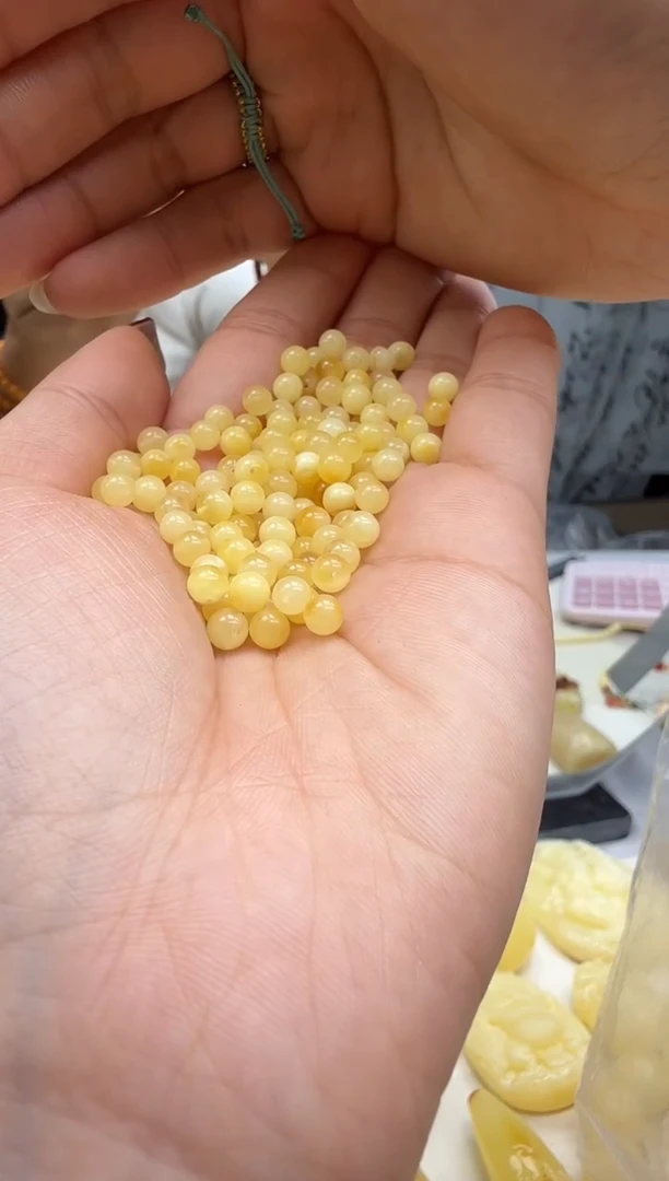 未镶嵌琥珀裸石10克   多样性发一