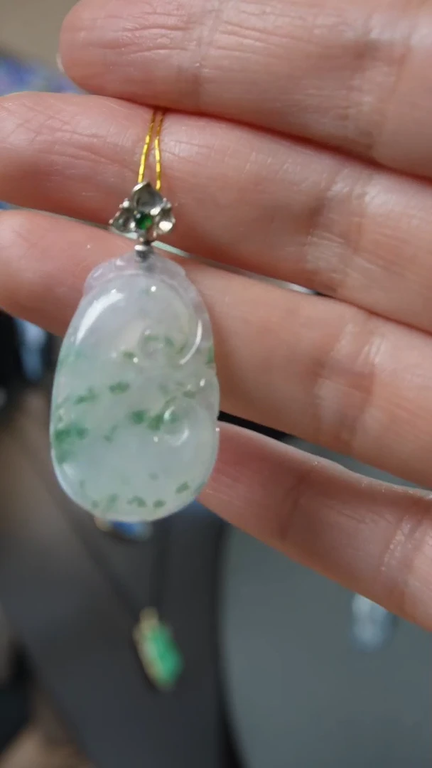 【闪购商品】翡翠吊坠(不含链)18K金镶嵌天然缅甸翡翠吊坠