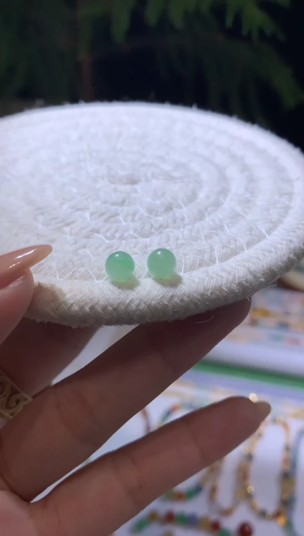 未镶嵌定制翡翠5.8卡珠子2个280+28
