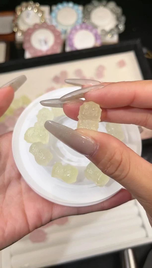 【闪购商品】水晶手链未镶嵌多样性发一黄水招财神