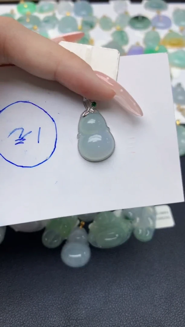 翡翠18K金镶嵌颈饰天然翡翠A货