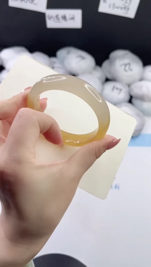 未镶嵌手镯石英质玉多样性发货L127