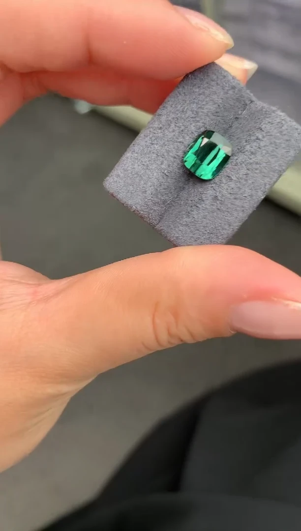 【闪购商品】碧玺裸石未镶嵌2ct绿碧玺