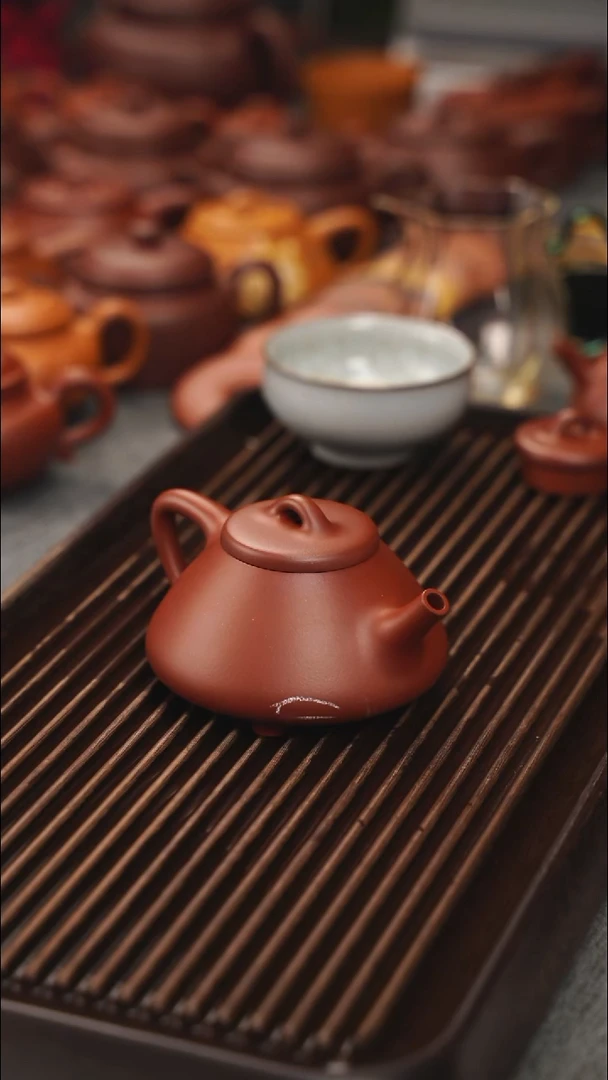 茶壶紫砂微瑕子冶红皮龙200cc