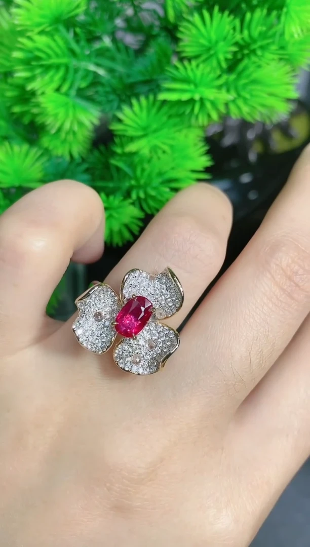 18K金镶嵌18K金戒指红宝石.