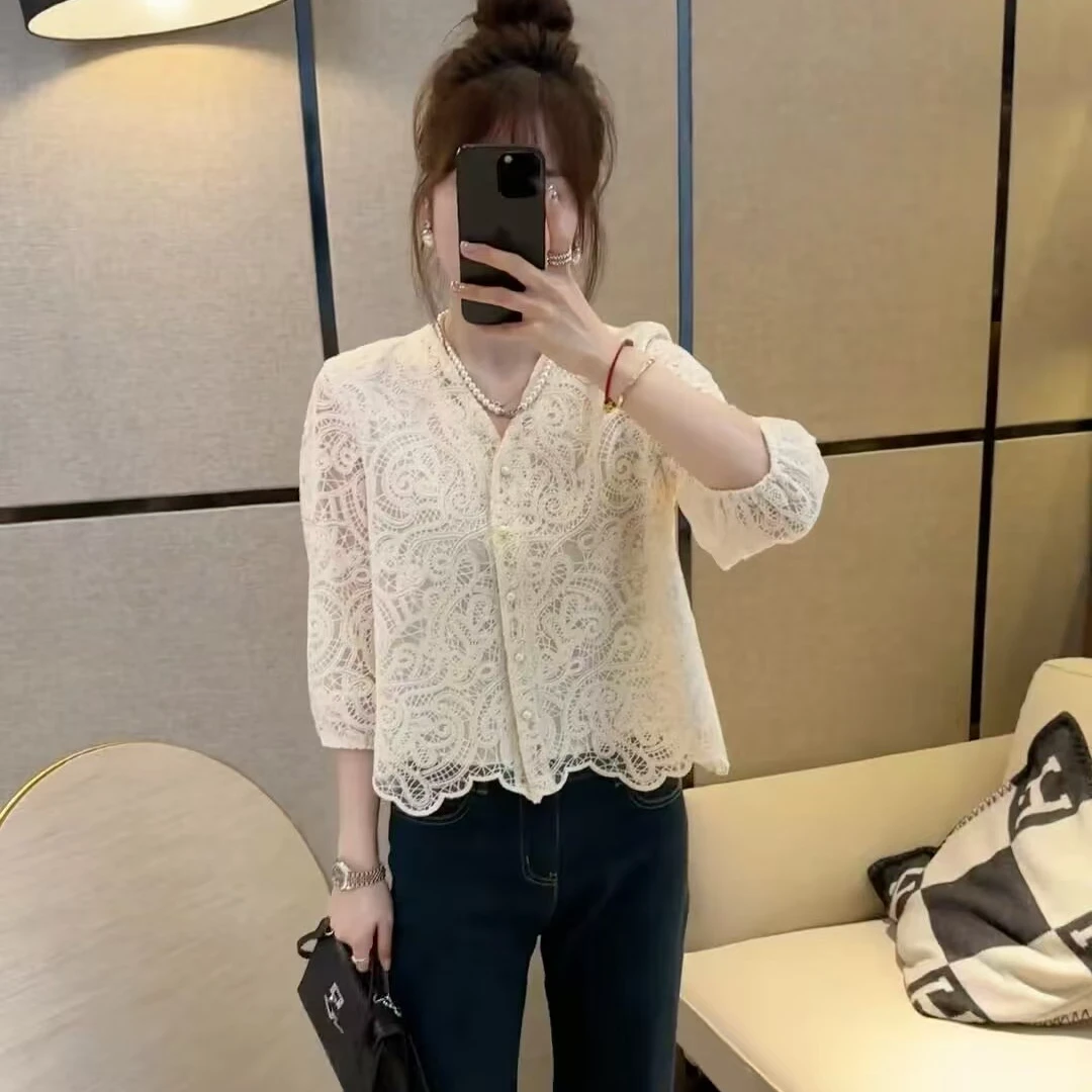 气质法式刺绣短款衬衫春夏长袖衬衫百搭正肩法式上衣女