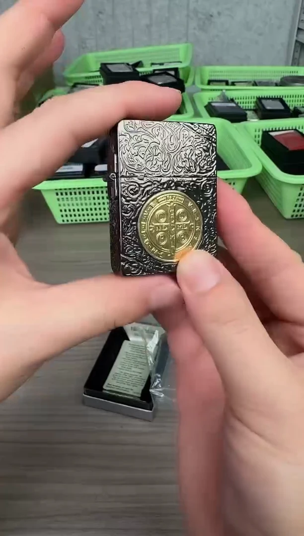 铜康斯坦丁-1935切角五面蚀刻-黑金双色电镀