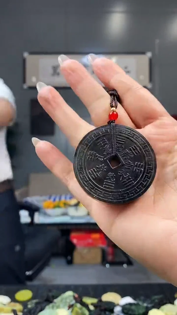 未镶嵌蛇纹石玉颈饰天然岫玉（多样性发其中之一）