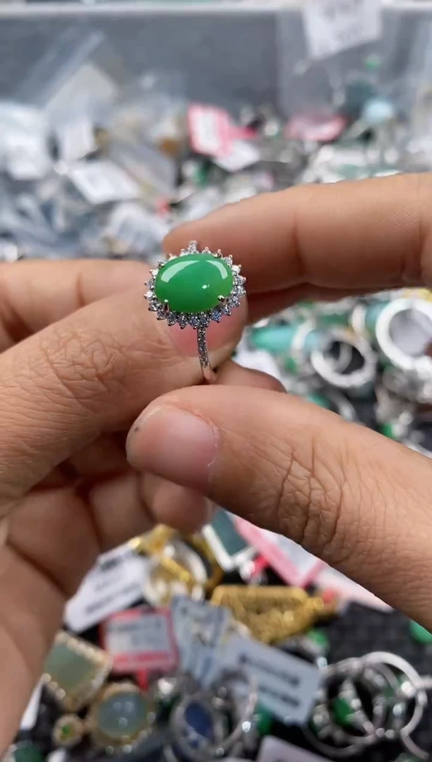 银S925镶嵌戒指翡翠888     1