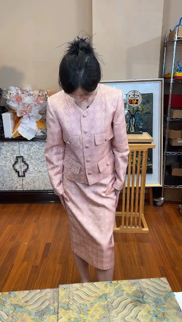 刺绣燕****?套装上久楷粉金套装