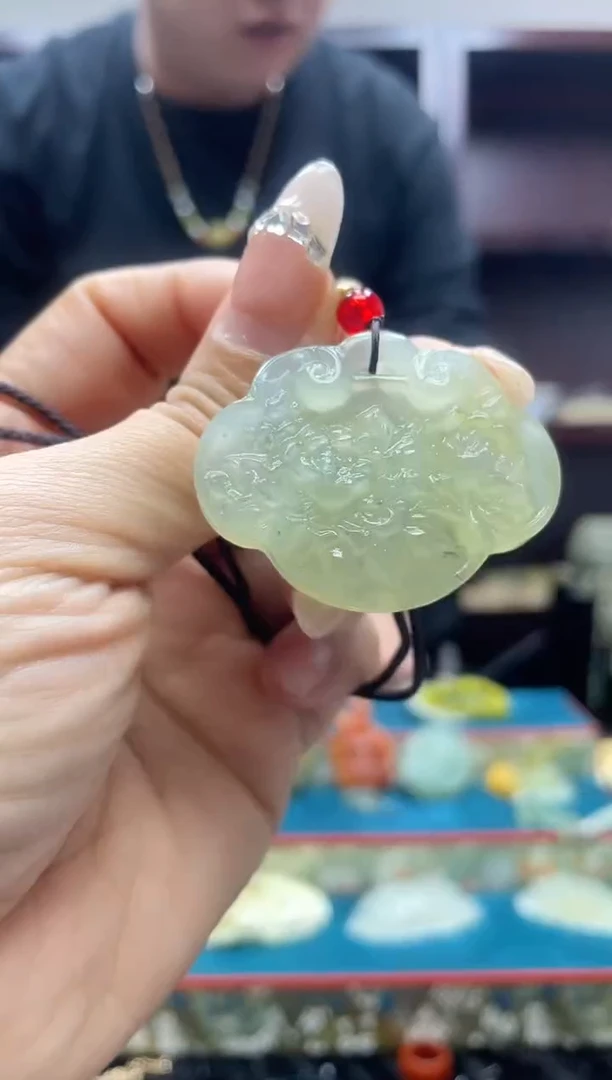 未镶嵌岫玉吊坠·