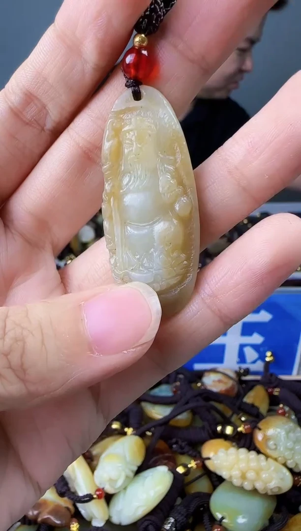 和田玉未镶嵌颈饰1