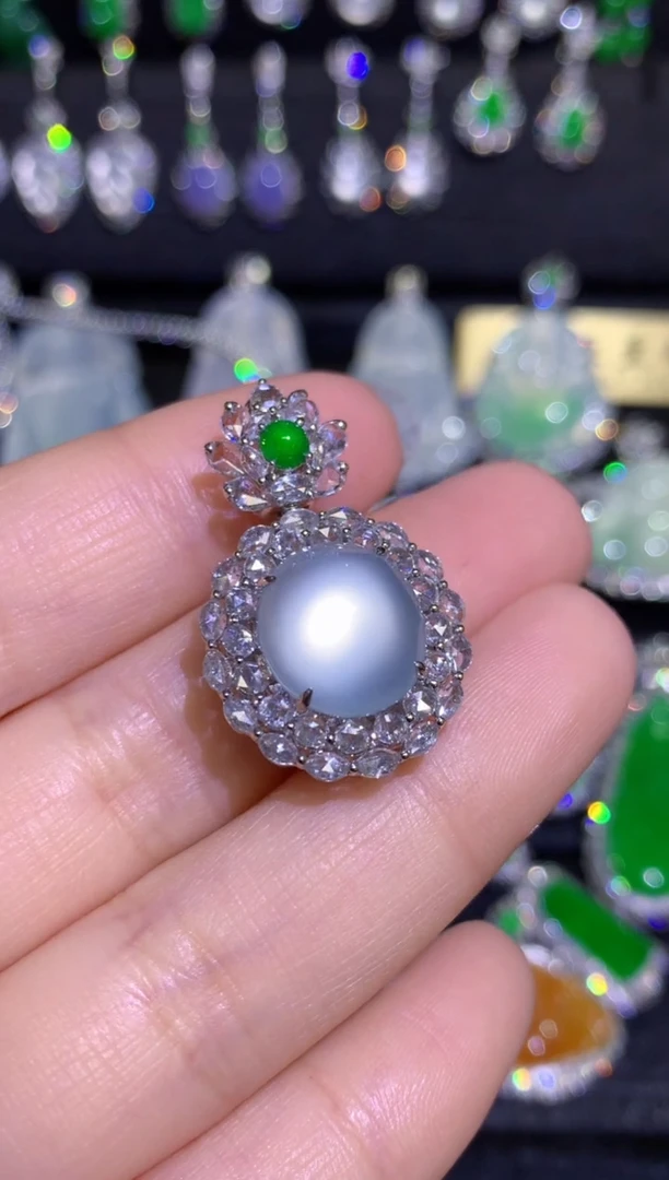 【闪购商品】翡翠颈饰18K金镶嵌玻璃种起钢光蛋面