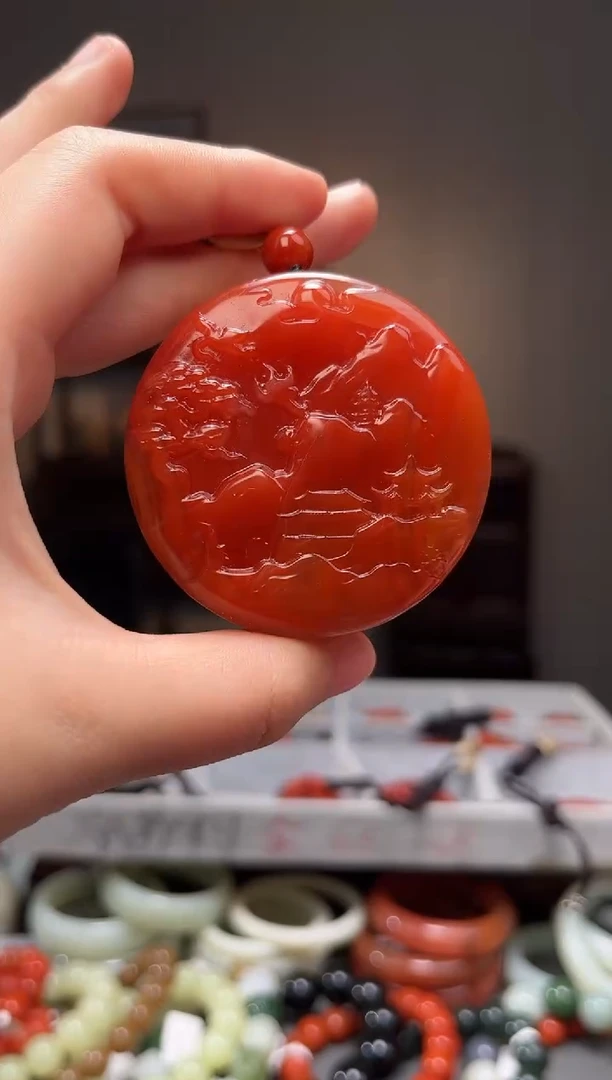 颈饰未镶嵌南红玛瑙吊坠