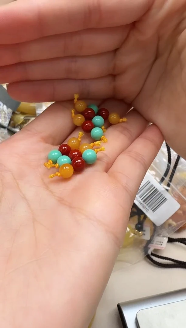 未镶嵌琥珀裸石随机一份