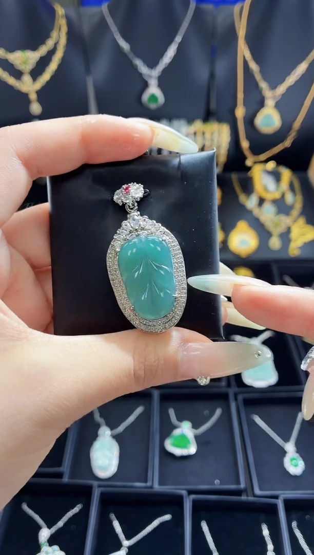 翡翠未镶嵌吊坠(不含链)天然翡翠a货 多样性发其一